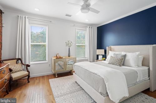 2455 Carpenter St, Philadelphia PA 19146-3907 exterior