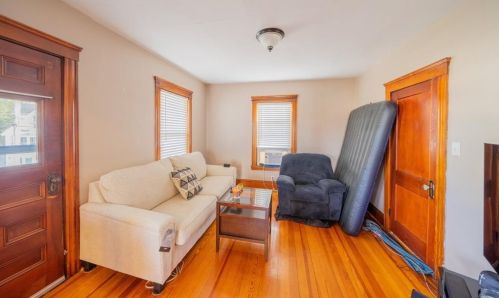 363 Logee St, Woonsocket RI 02895-6031 exterior