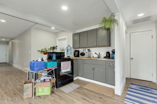 9440 9 Ave, Phoenix AZ 85021-3102 exterior