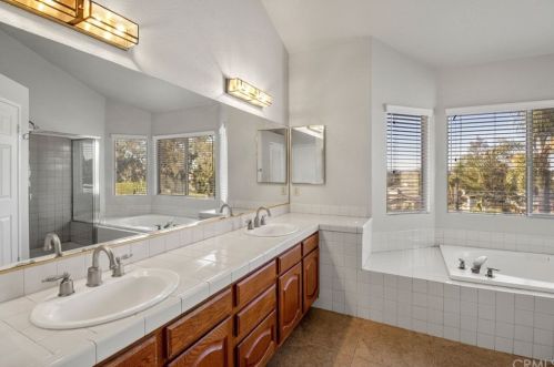 31090 Corte Arroyo Vis, Temecula CA 92592-5453 exterior