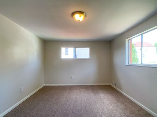 1405 Alverado Ave, Pittsburgh PA 15216-3311 exterior