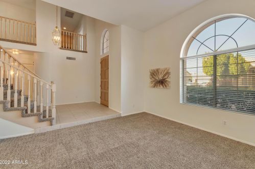 2737 Amberwood Dr, Phoenix AZ 85045-4208 exterior