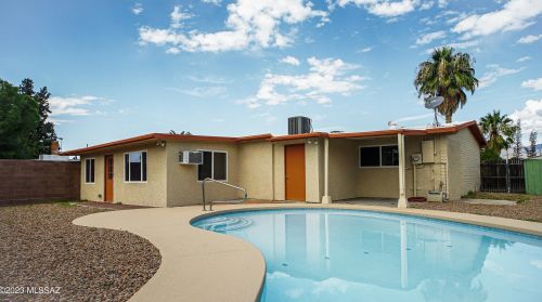 8322 Julia St, Tucson AZ  85710-4218 exterior