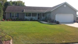 1709 Columbus Dr, Pekin, IL 61554-1909