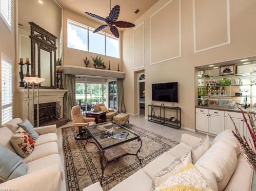 5779 Persimmon Way, Naples, FL 34110-2320