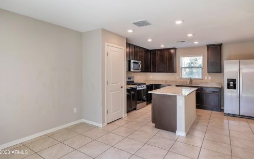 3907 79th Dr, Phoenix AZ  85043 exterior