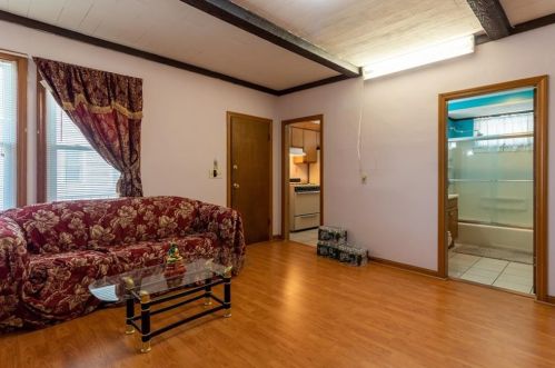 402 Cumberland Hill Rd, Woonsocket RI 02895-4820 exterior