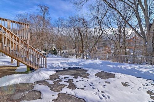 613 Surfside Dr, Pittsburgh, PA 15239-2676