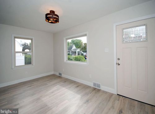 20 Fogarty Dr, Trenton NJ 08619-4320 exterior