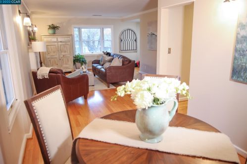 1963 Altura Dr, Concord CA 94519-2201 exterior