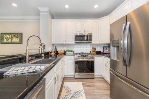 810 Donato Cir, Scotch Plains NJ 07076-1072 exterior