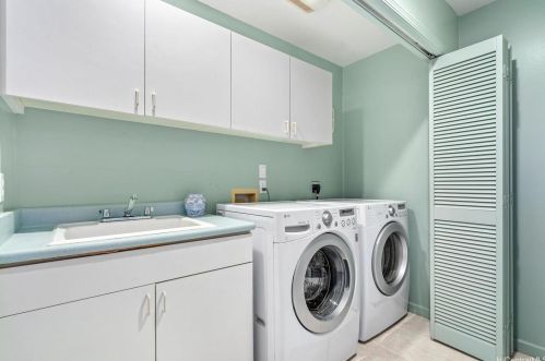 2270 Okoa St, Honolulu HI 96821-2649 exterior