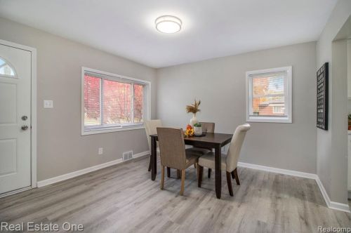 20201 Annapolis St, Dearborn Heights MI  48125-3003 exterior