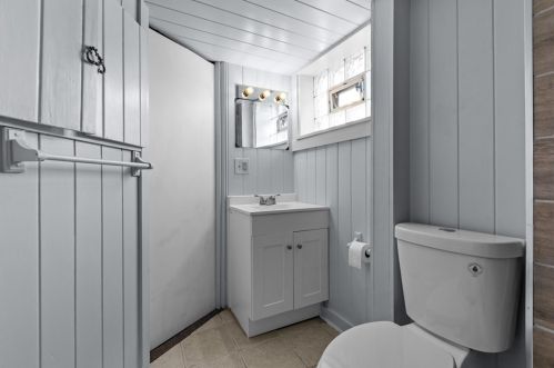 2133 Beckert Ave, Pittsburgh PA 15212-1408 exterior