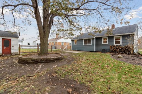 2119 Golfview Ave, Kalamazoo MI 49001-5223 exterior