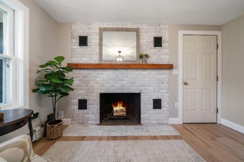 19 Laurel Dr, Concord NH  03304-4321 exterior