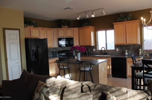 9150 Whispering Pine Dr, Tucson AZ  85756-6126 exterior