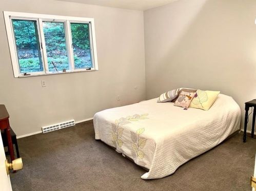 2315 Marbury Rd, Pittsburgh PA 15221-3672 exterior