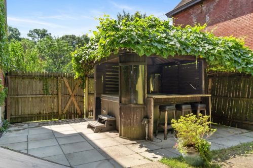 663 Frst Ave, Pittsburgh PA 15202-2925 exterior