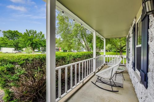 400 Massachusetts Ave, Naperville, IL 60565-3114