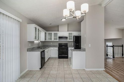 6174 Raleigh Oaks Ct, Lithonia GA  30058-3942 exterior