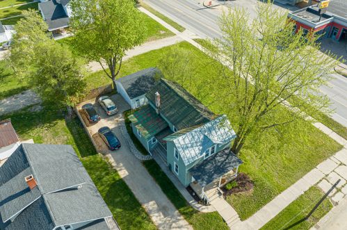 104 Bridge St, Big Rapids, MI 49307-1312