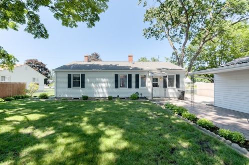 35 Marten St, Chicopee, MA 01020-2930