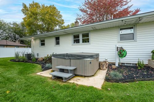 8523 Westnedge Ave, Kalamazoo MI  49002-6227 exterior