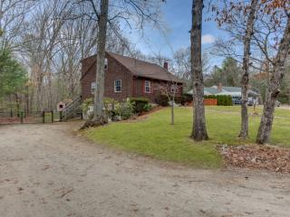 8 Colvintown Rd, Coventry, RI 02816-8506