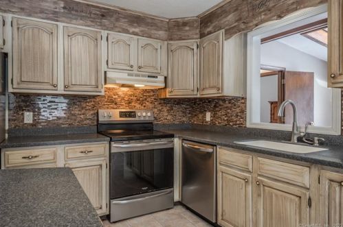 77 Moss Ave, Seymour CT 06483-3509 exterior