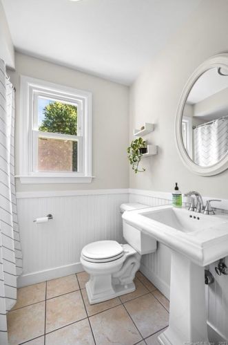 17 Ridgecrest Dr, Ridgefield CT 06877-2534 exterior