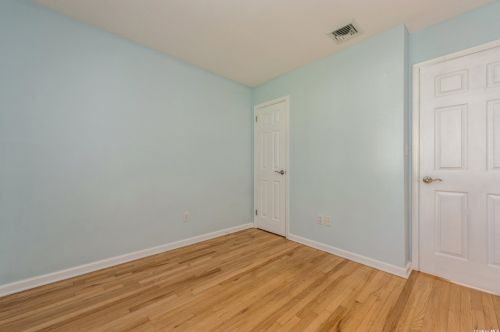 9 Diellen Ct, Commack NY 11725-3905 exterior