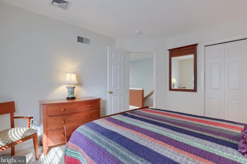 34 Red Leaf Ln, Lancaster PA 17602-7000 exterior