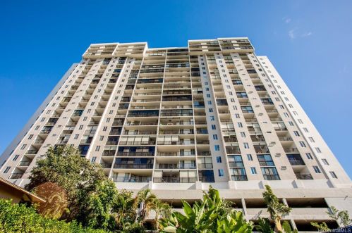 2916 Date St, Honolulu HI  96816-1184 exterior