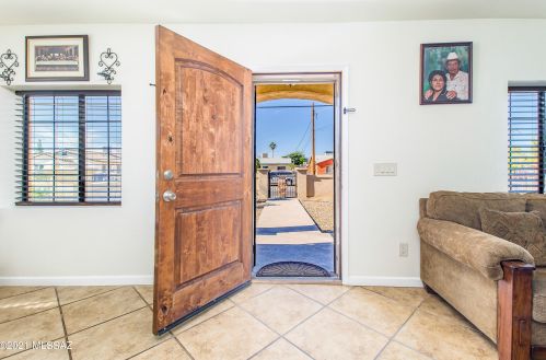 3731 Liberty Ave, Tucson AZ 85706-3161 exterior