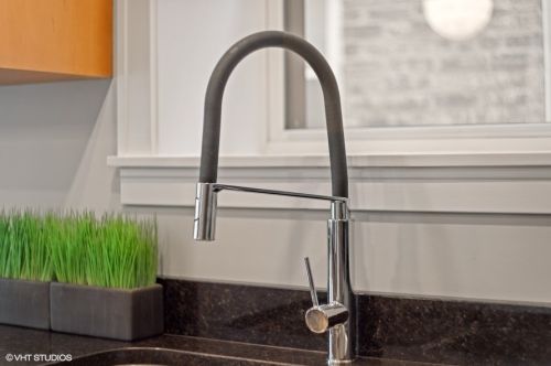 4425 Damen Ave, Chicago IL 60625-1701 exterior