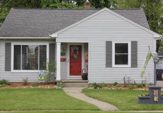 227 Montrose Ave, Kalamazoo, MI 49001-4222