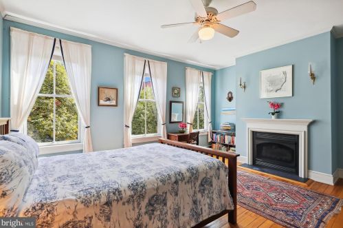 311 5 St, Washington DC 20003-1104 exterior