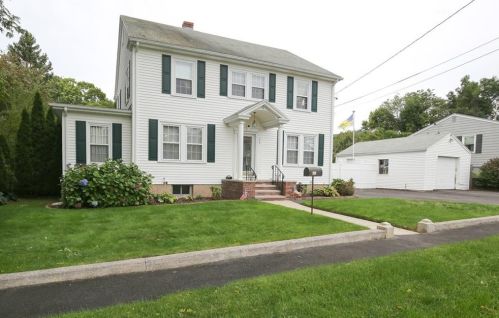 238 Lexington Ave, Providence, RI 02907-1760