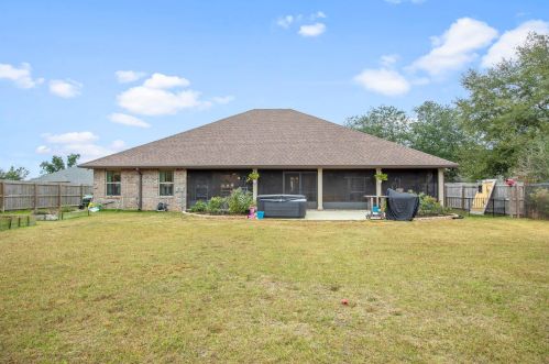 9088 Tara Cir, Milton FL 32583-8147 exterior