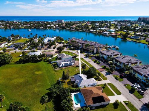 1320 Bayshore Dr, Fort Pierce, FL 34949-3050