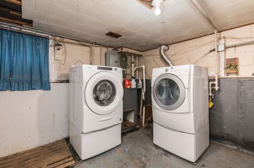 4815 Moody Ave, Chicago IL 60630-2909 exterior