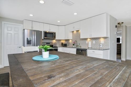 761 95th Ave, Naples FL 34108-2456 exterior