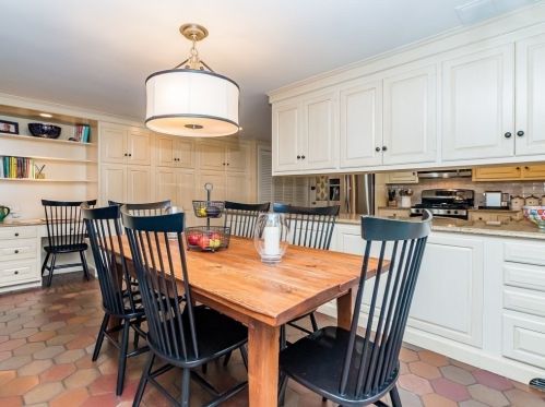 146 Arnold Rd, Newton MA 02459-3046 exterior