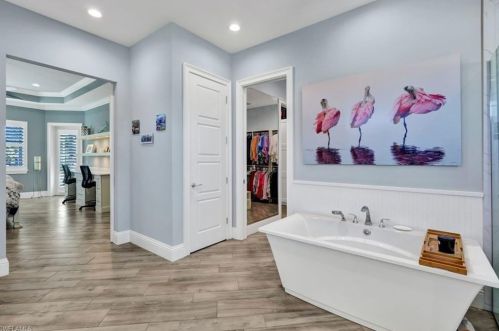 2654 Shoreview Dr, Naples FL 34112-5840 exterior