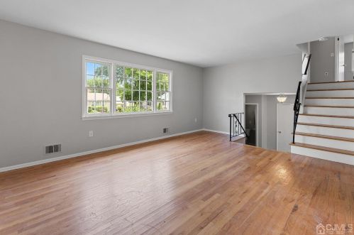 201 Shirley Ave, Edison NJ 08820-1323 exterior