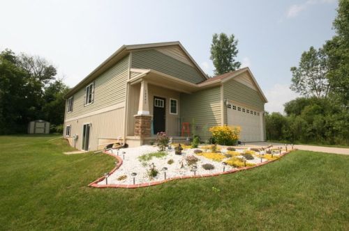 14747 Crescent Meadows Dr, Cedar Springs, MI 49319-8914