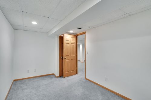 819 Duvall Dr, Bull Valley IL 60098-7019 exterior