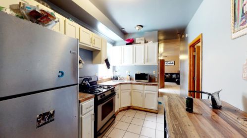 1055 Springfield Ave, Chicago IL 60624-4026 exterior