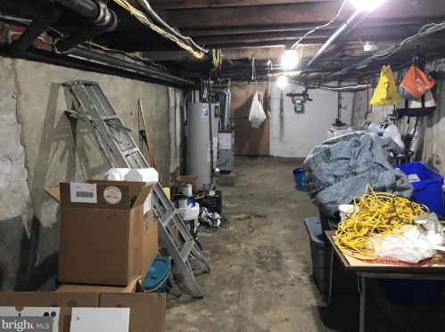 912 Catharine St, Philadelphia PA 19143-2624 exterior